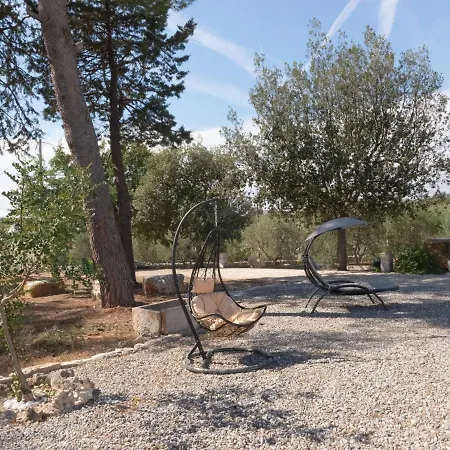 Ferienunterkunft Trullo Anelli * チステルニーノ